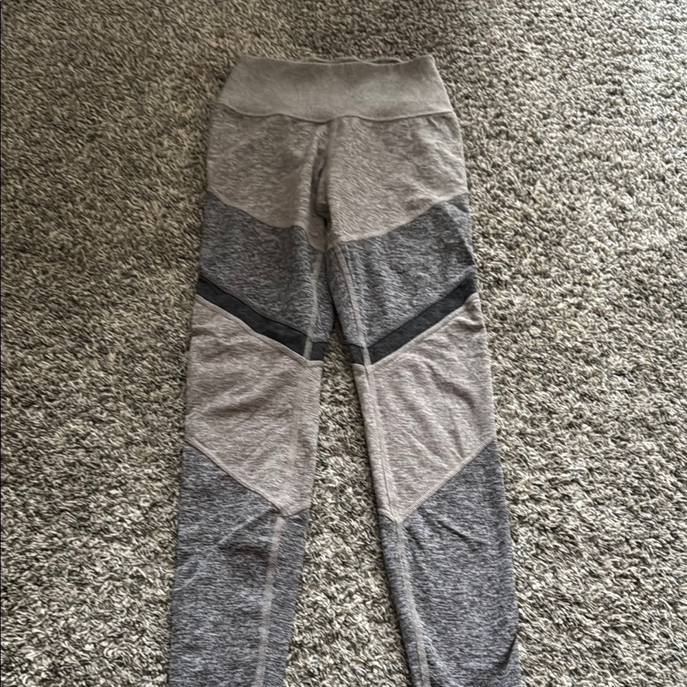 ALO Yoga Gray Leggings Athletic Fit